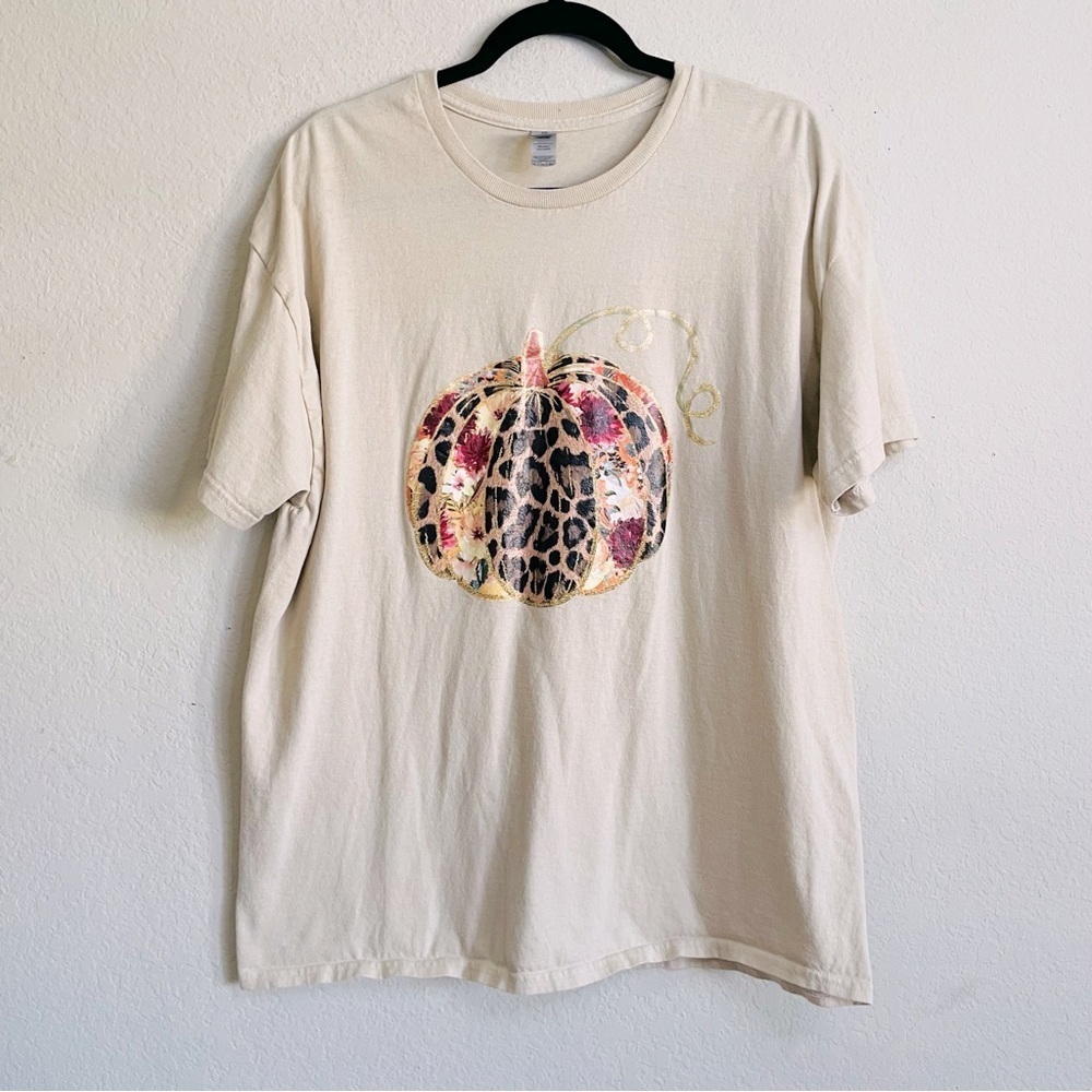 Womans Fall graphic tee size XL cream pumpkin casual Fall vibe heavy cotton mom